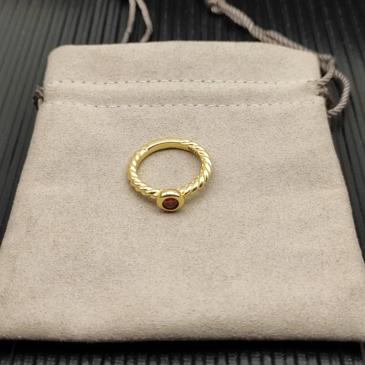 David Yurman Gold Red Twisted Cable Band Cabochon-Set Stone Ring 7