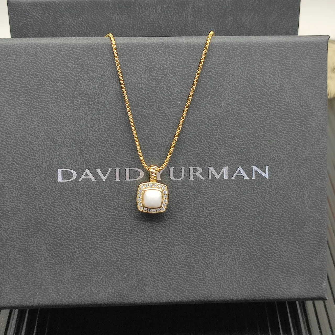 David Yurman 金白弯链方形抱枕坠子项链 2