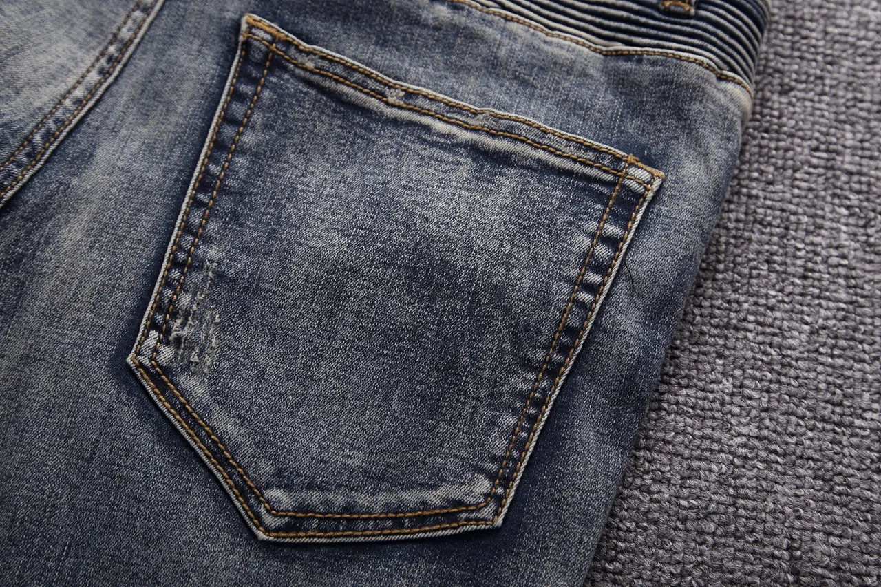 Distressed Biker-Panelled Zippered Denim Shorts 3