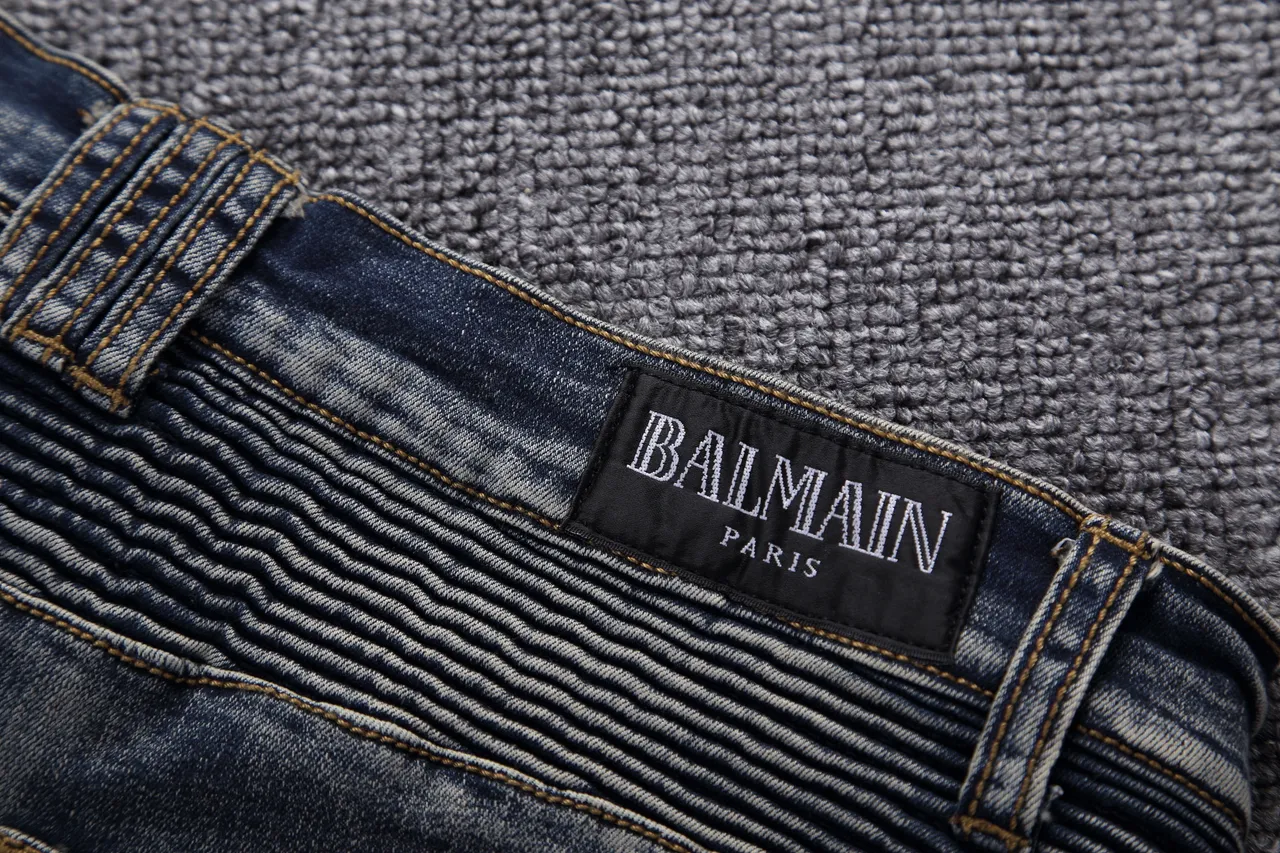 Distressed Biker-Panelled Zippered Denim Shorts 4