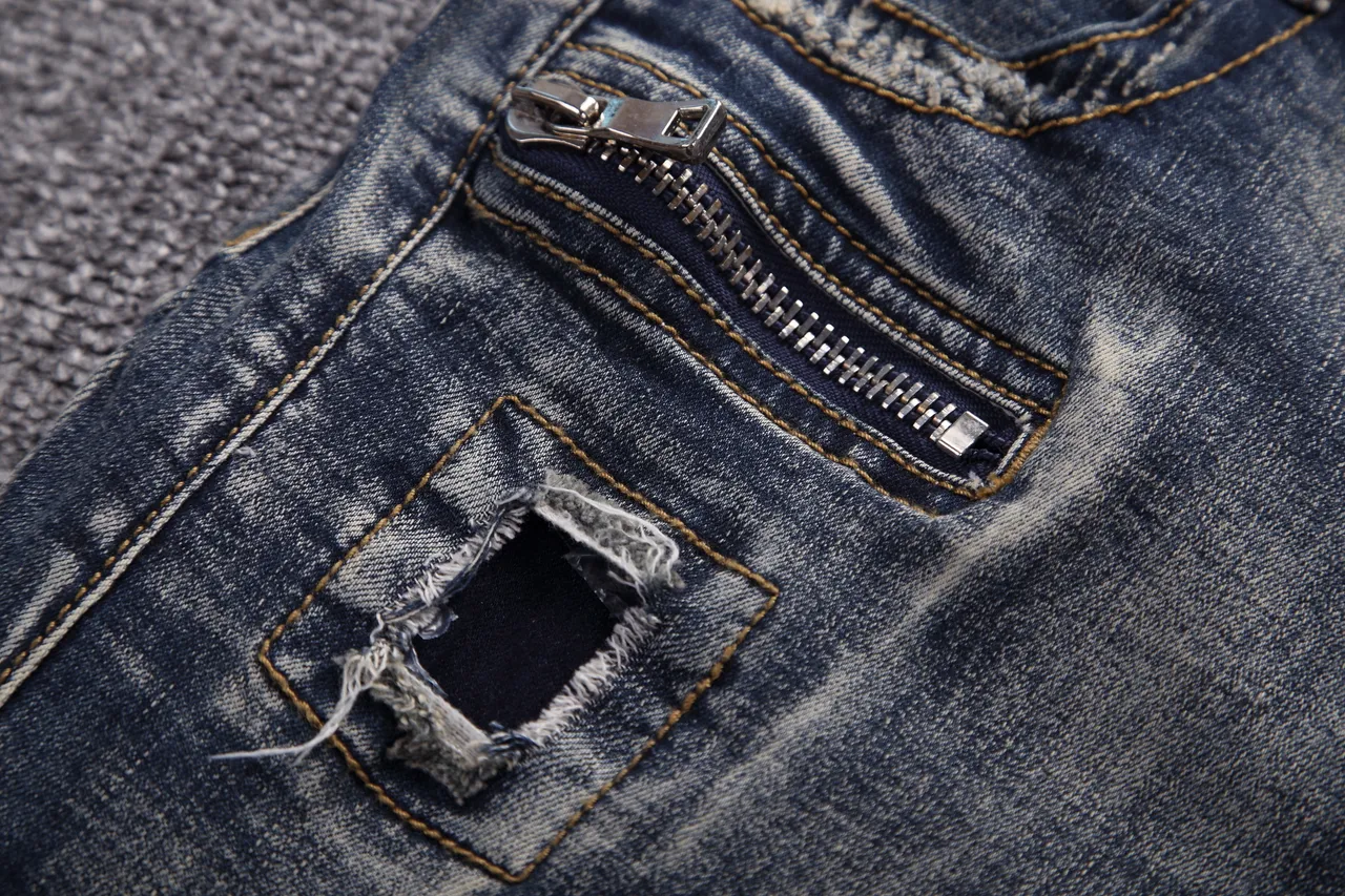 Distressed Biker-Panelled Zippered Denim Shorts 9