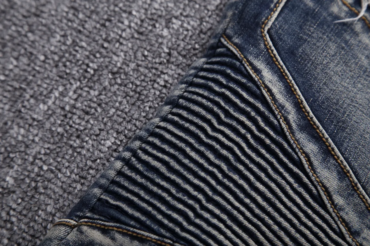 Distressed Biker-Panelled Zippered Denim Shorts 12