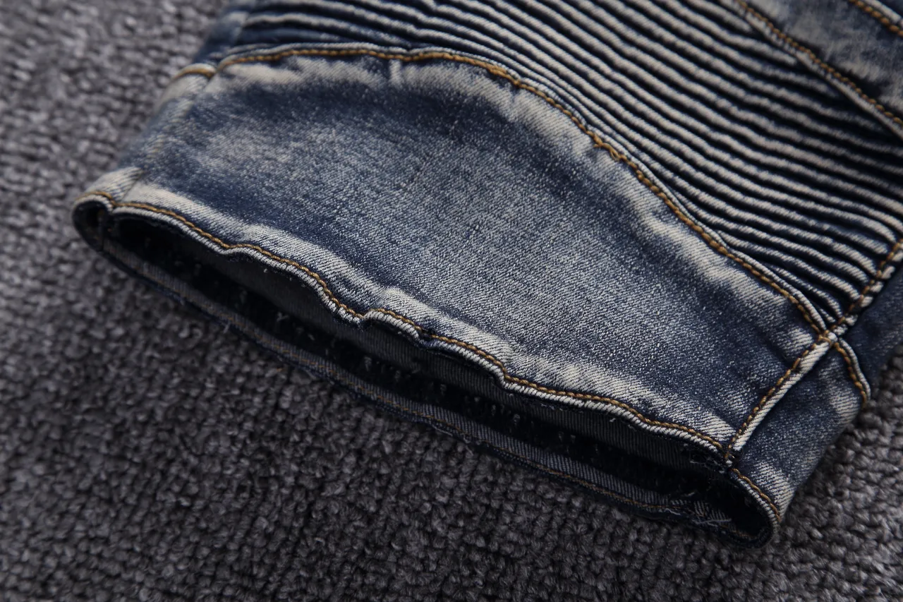 Distressed Biker-Panelled Zippered Denim Shorts 14