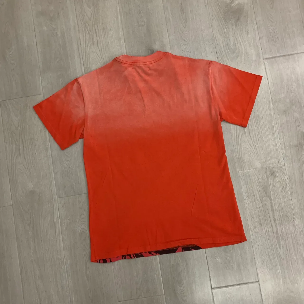 DUAA Graphic-Print Orange-Red Racer Trophy T-Shirt 6