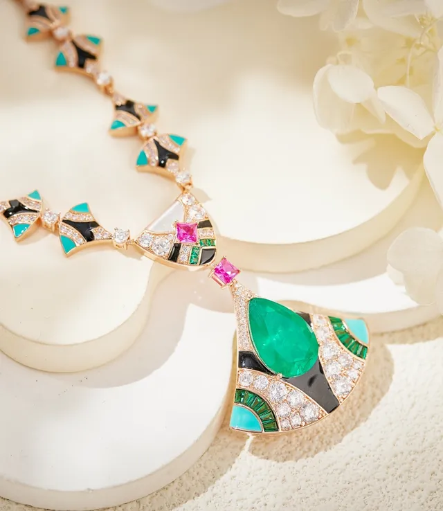Fan-Motif Gemstone and Enamel Pendant Necklace 3