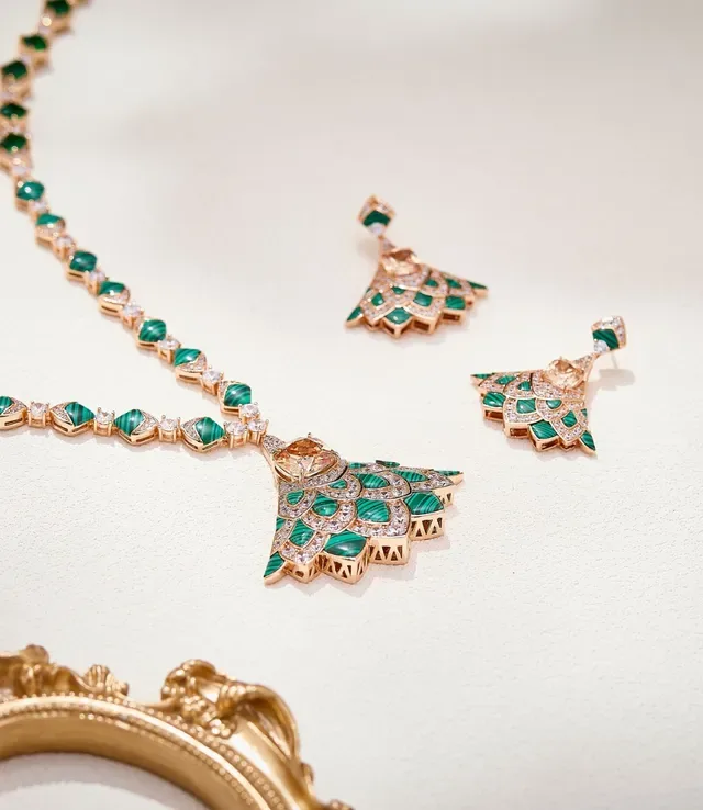 Fan-Shaped Malachite and Pavé Diamond Earrings 4