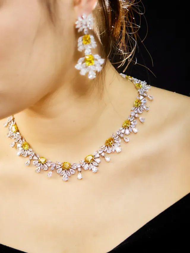 Floral Motif Ruby and Clear Gemstone Necklace 8