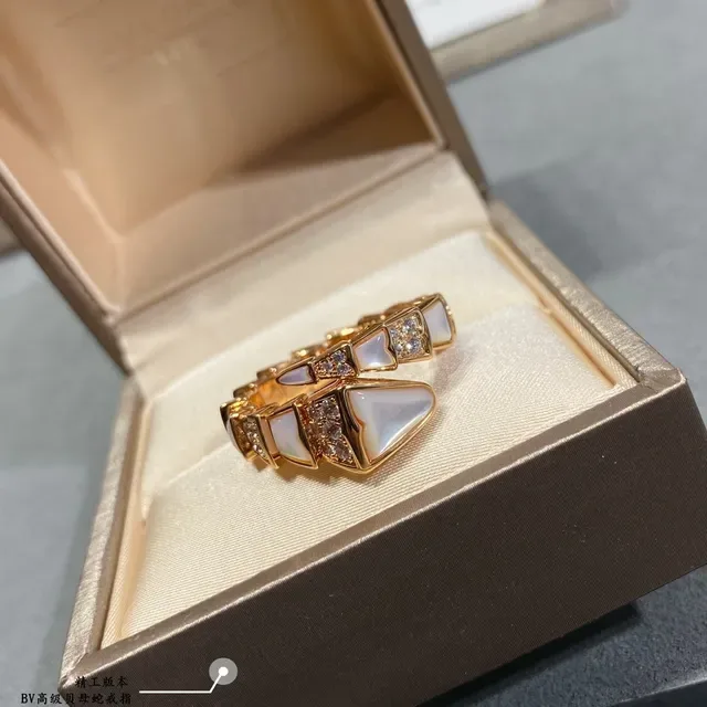 Geometric Mother-of-Pearl and Pavé Stone Ring 2