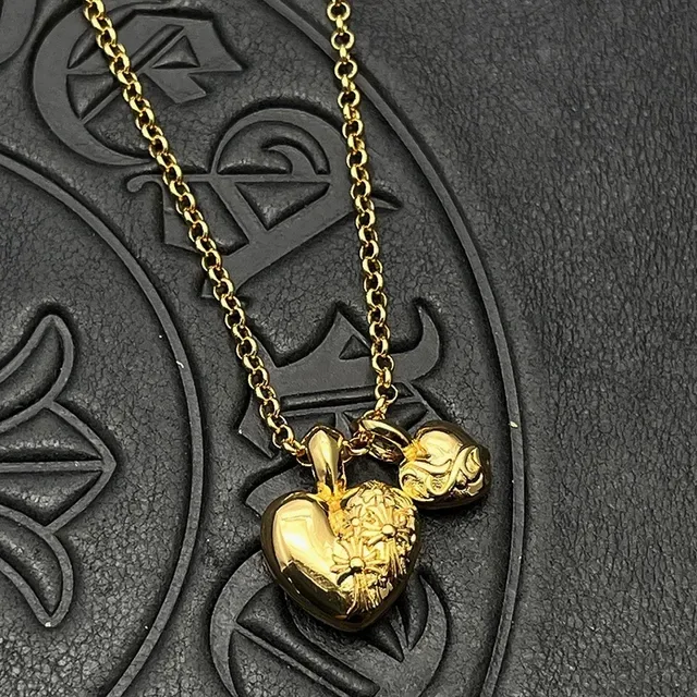 Gold Black Heart-Shaped Pendant Necklace 2
