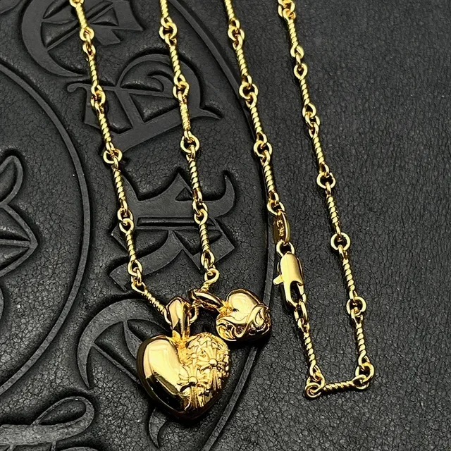Gold Black Heart-Shaped Pendant Necklace 7