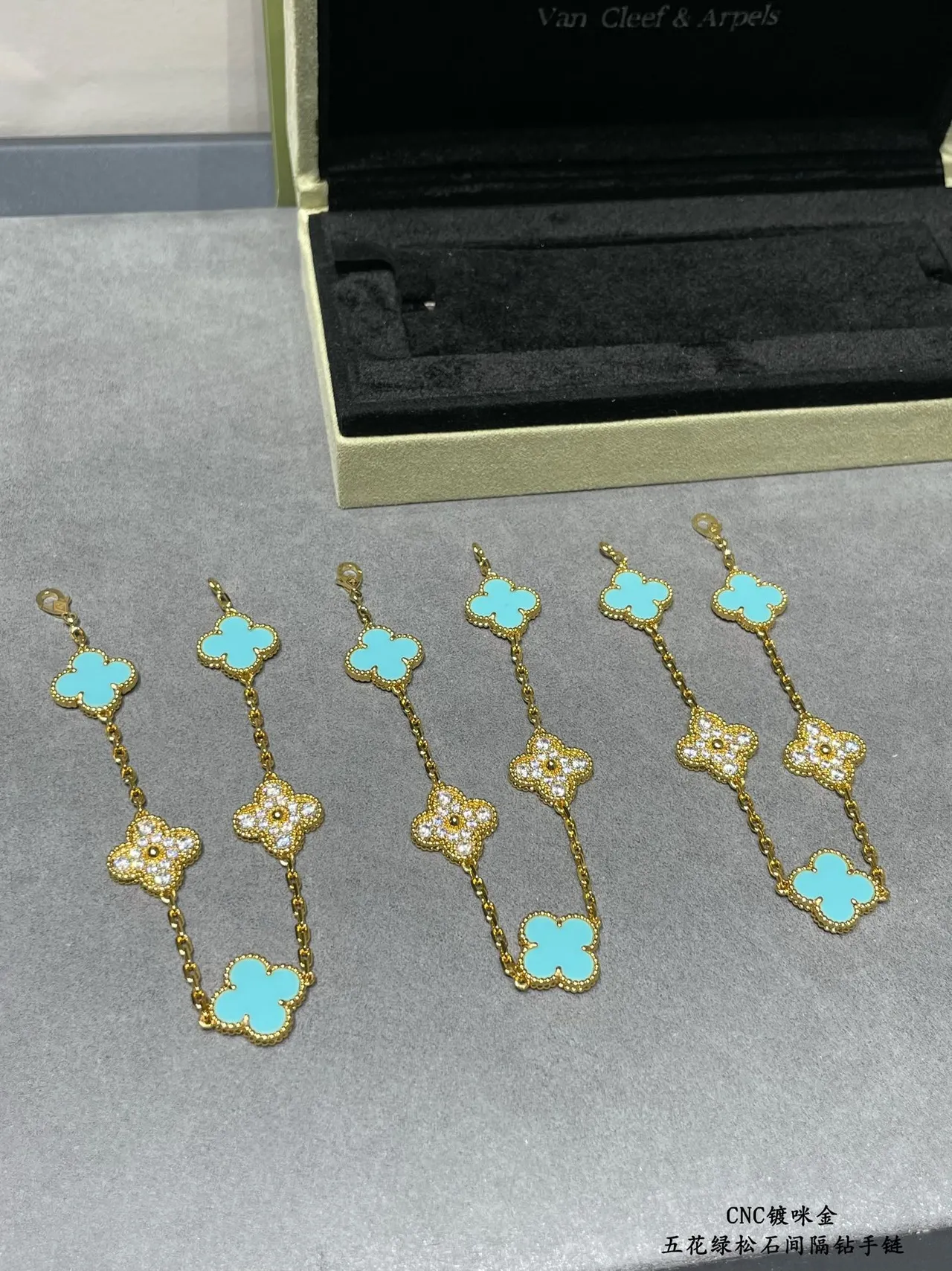 Gold Blue Chain-Link Clover-Shaped Charms Bracelet 3