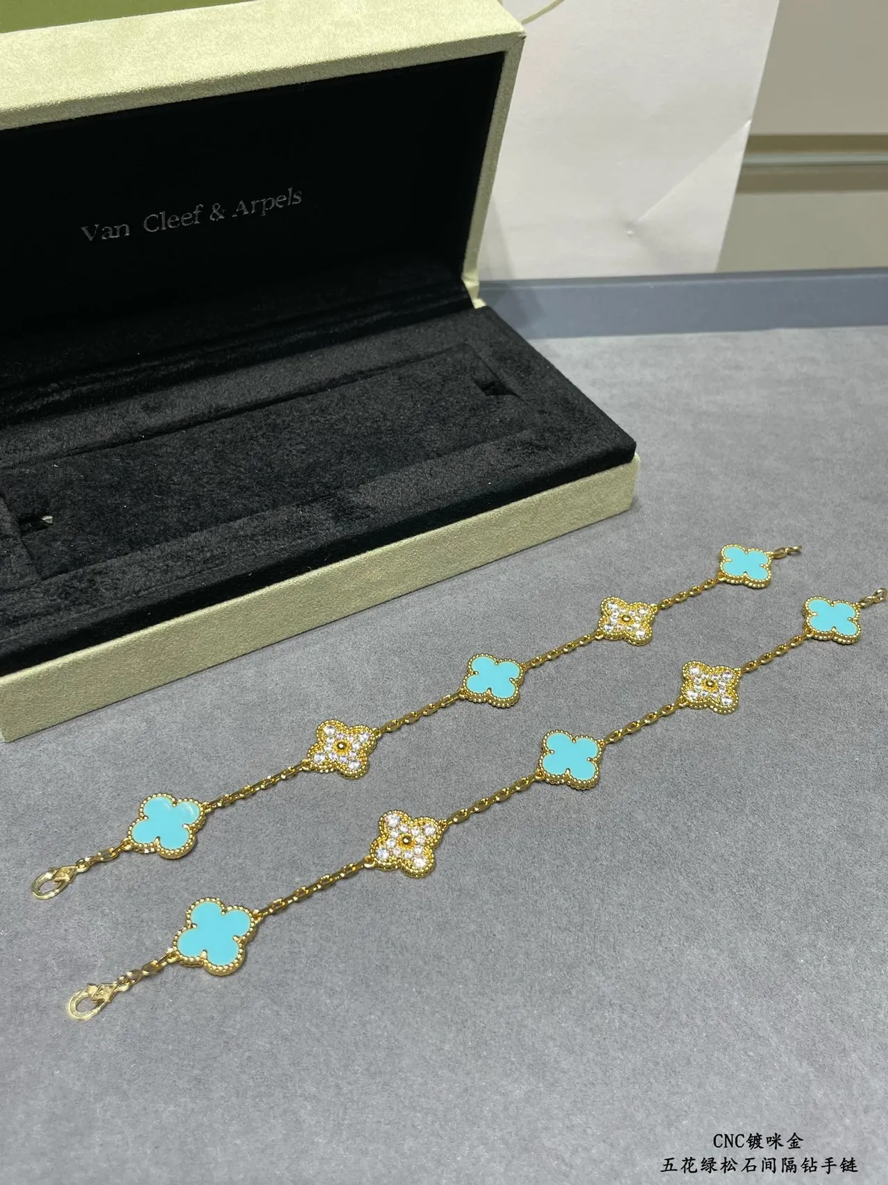 Gold Blue Chain-Link Clover-Shaped Charms Bracelet 7