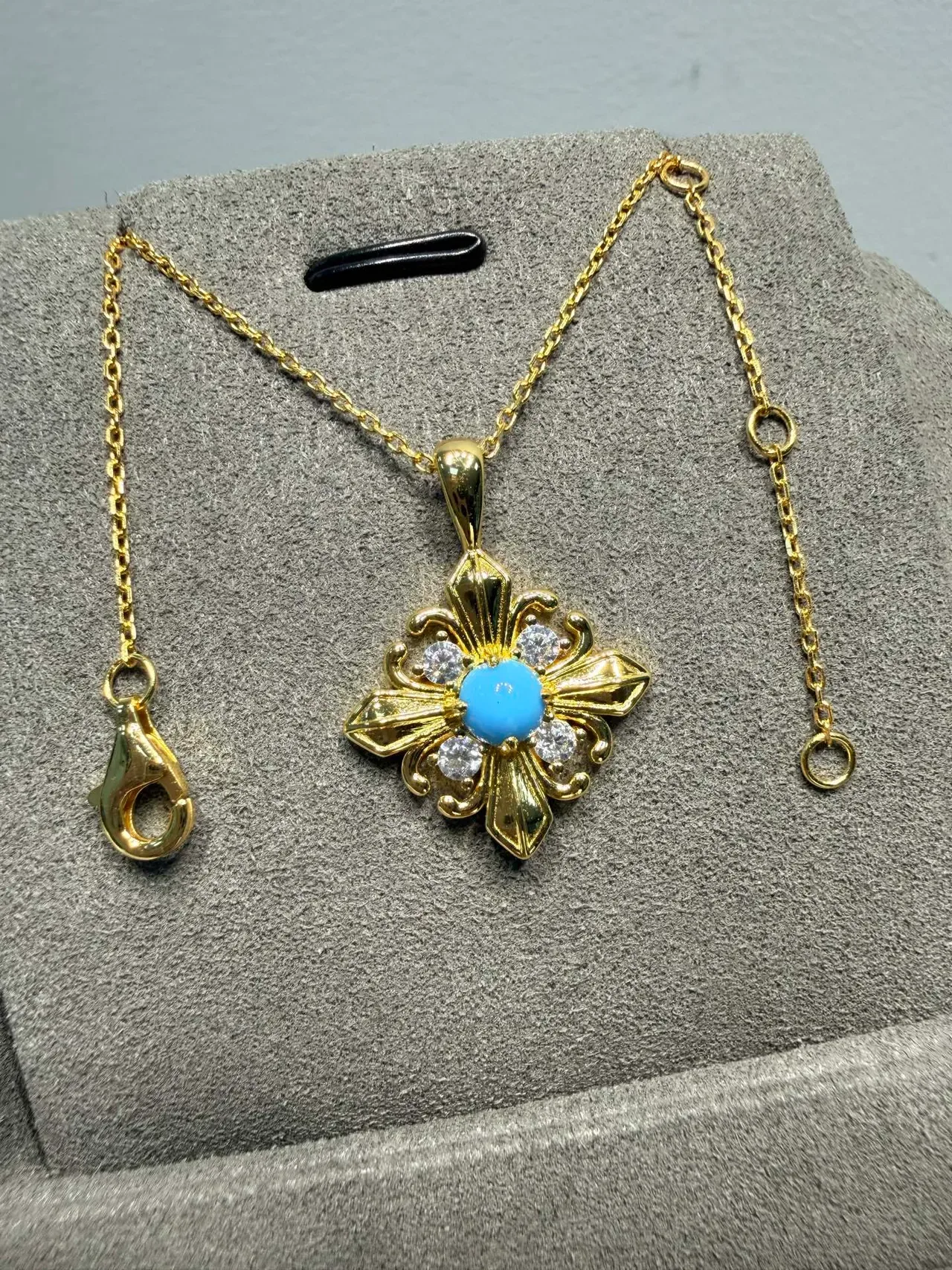 Gold Blue Floral Motif Cabochon Center Necklace 9