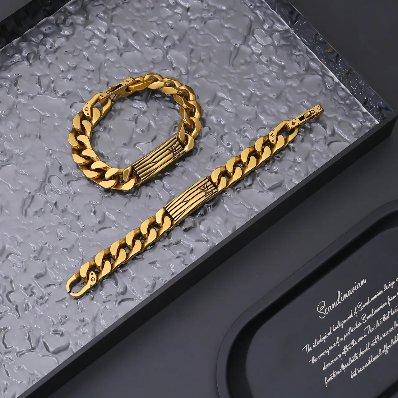 Gold Chunky Curb Chain Engraved Central Bar Bracelet 2