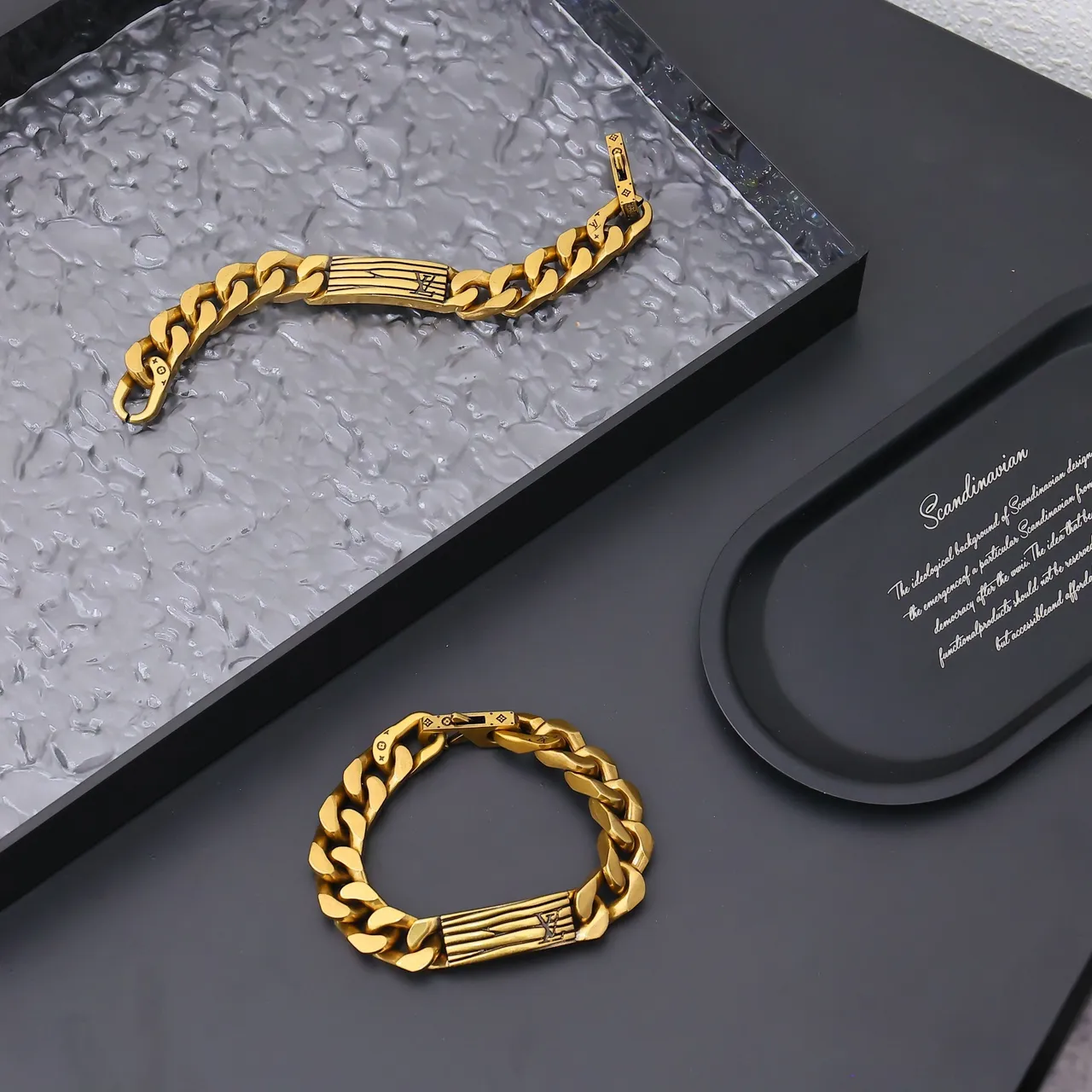 Gold Chunky Curb Chain Engraved Central Bar Bracelet 3