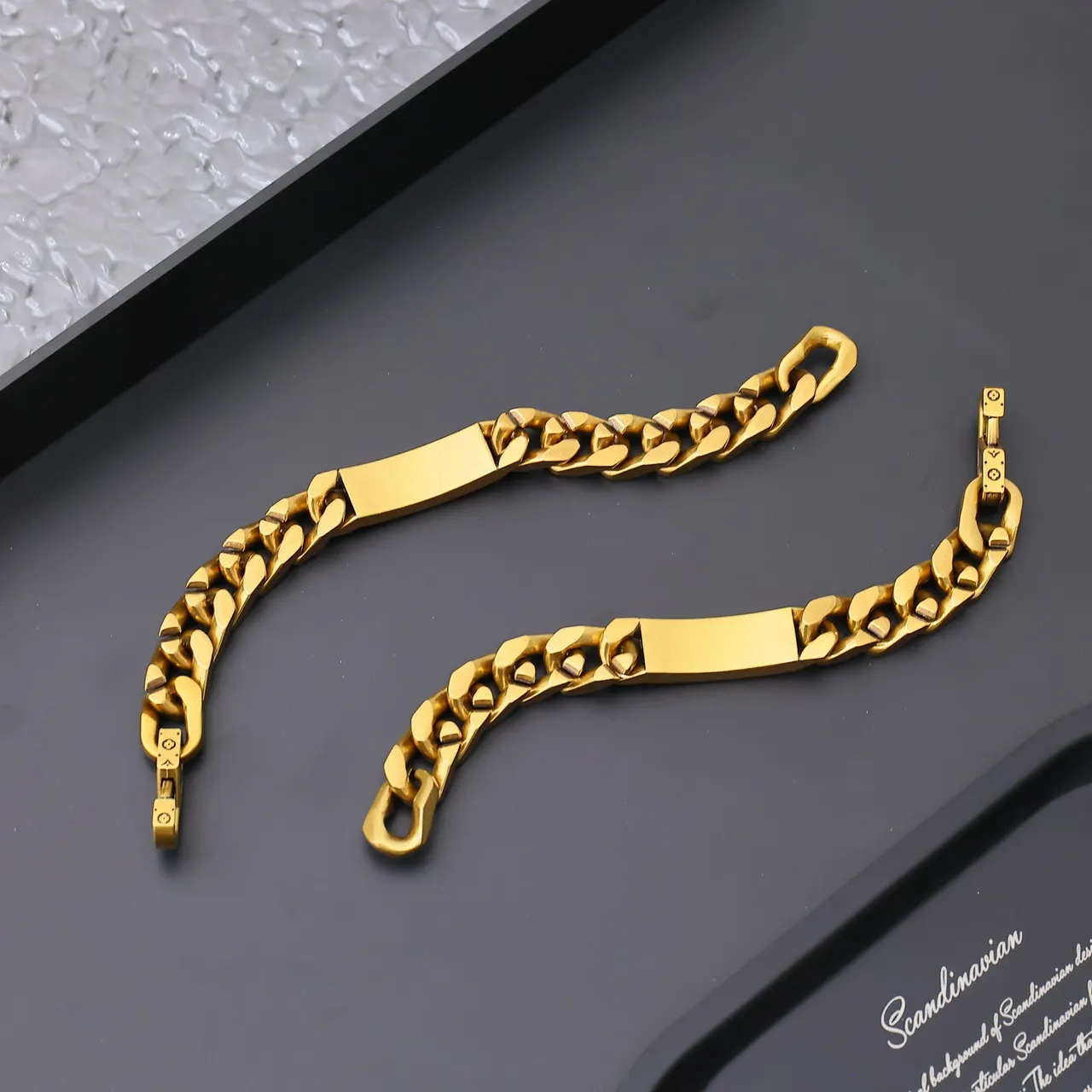 Gold Chunky Curb Chain Engraved Central Bar Bracelet 8