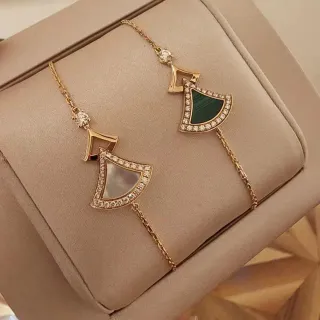 Pulsera de cadena dorada verde en forma de abanico