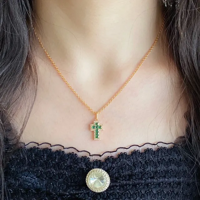 Gold Green Curb Chain Pavé-Set Cross Pendant Necklace 9