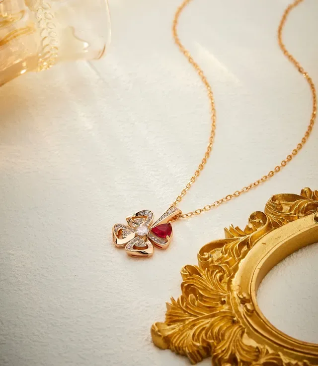 Gold Red Four-Leaf Clover Pendant Pavé-Set Clear Stones Necklace 4