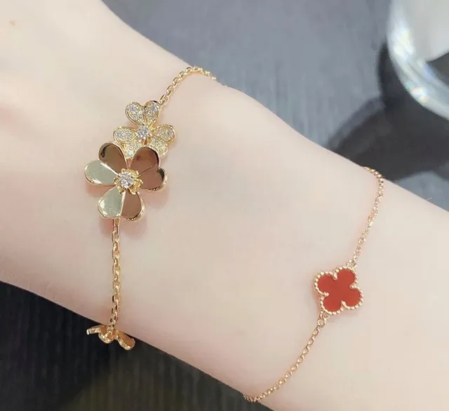 Gold Silver Chain Five Floral Charms Bracelet 7