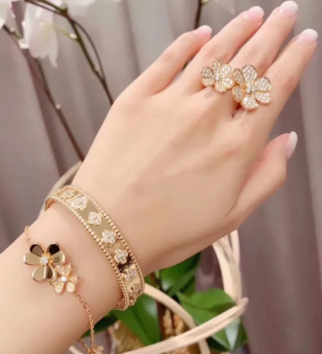 Gold Silver Chain Five Floral Charms Bracelet 8