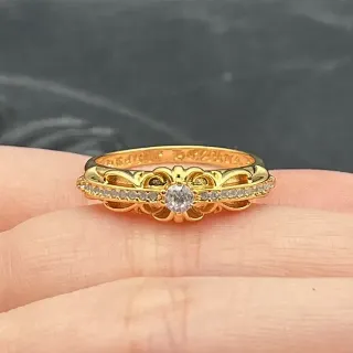 Gold Silver Ornate Filigree Shoulders Central Round Stone Ring