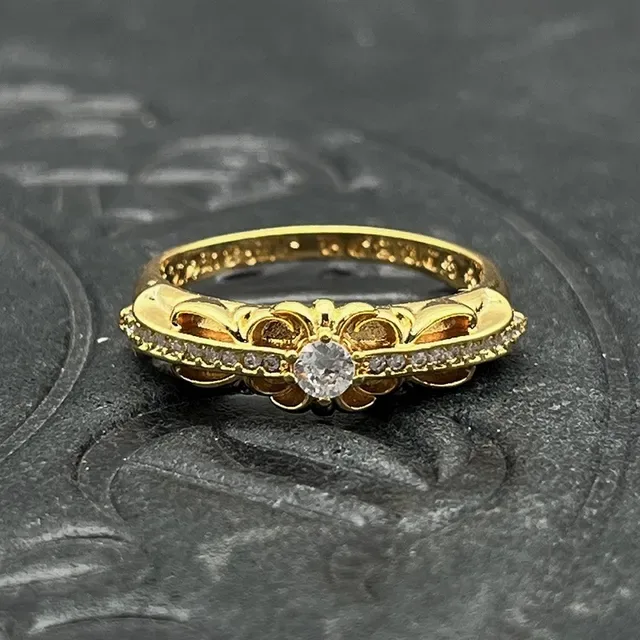 Gold Silver Ornate Filigree Shoulders Central Round Stone Ring 5