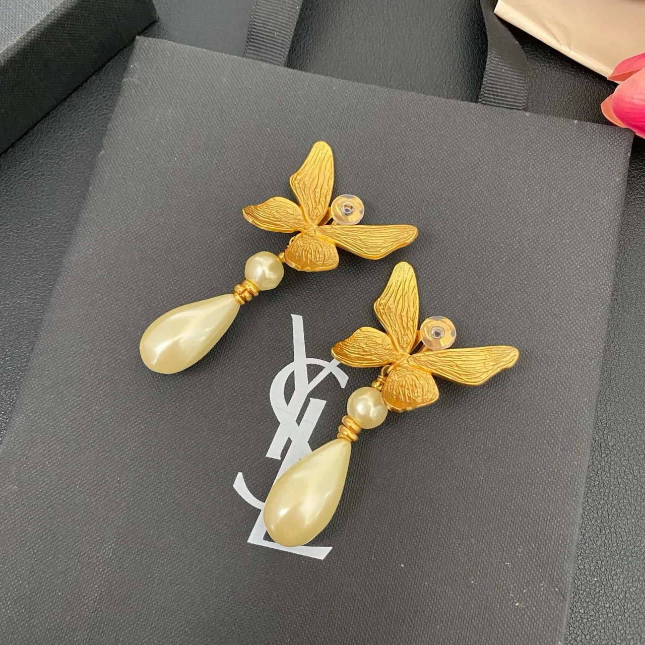 Gold-Tone Butterfly Motif Teardrop Pearl Dangle Earrings 8