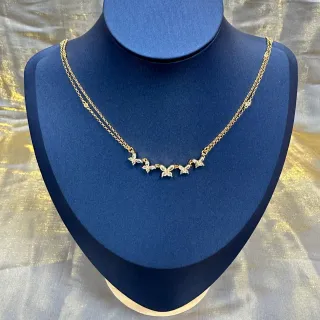 Collier motif papillon en cristal doré