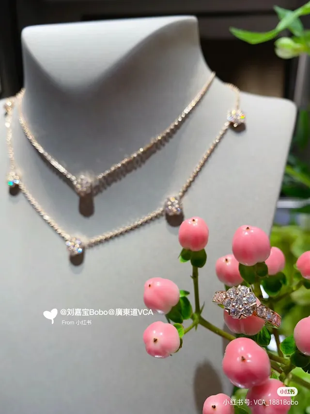 Gold-Tone Floral Cluster Pendant Necklace 6