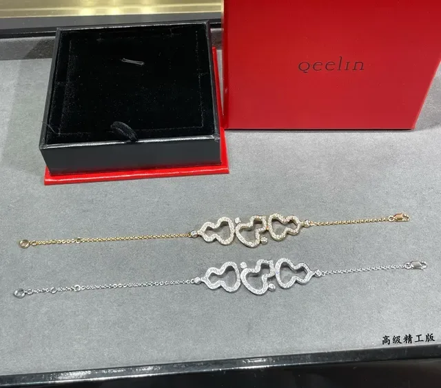 Gold-Tone Pavé Open Heart Motif Bracelet 7