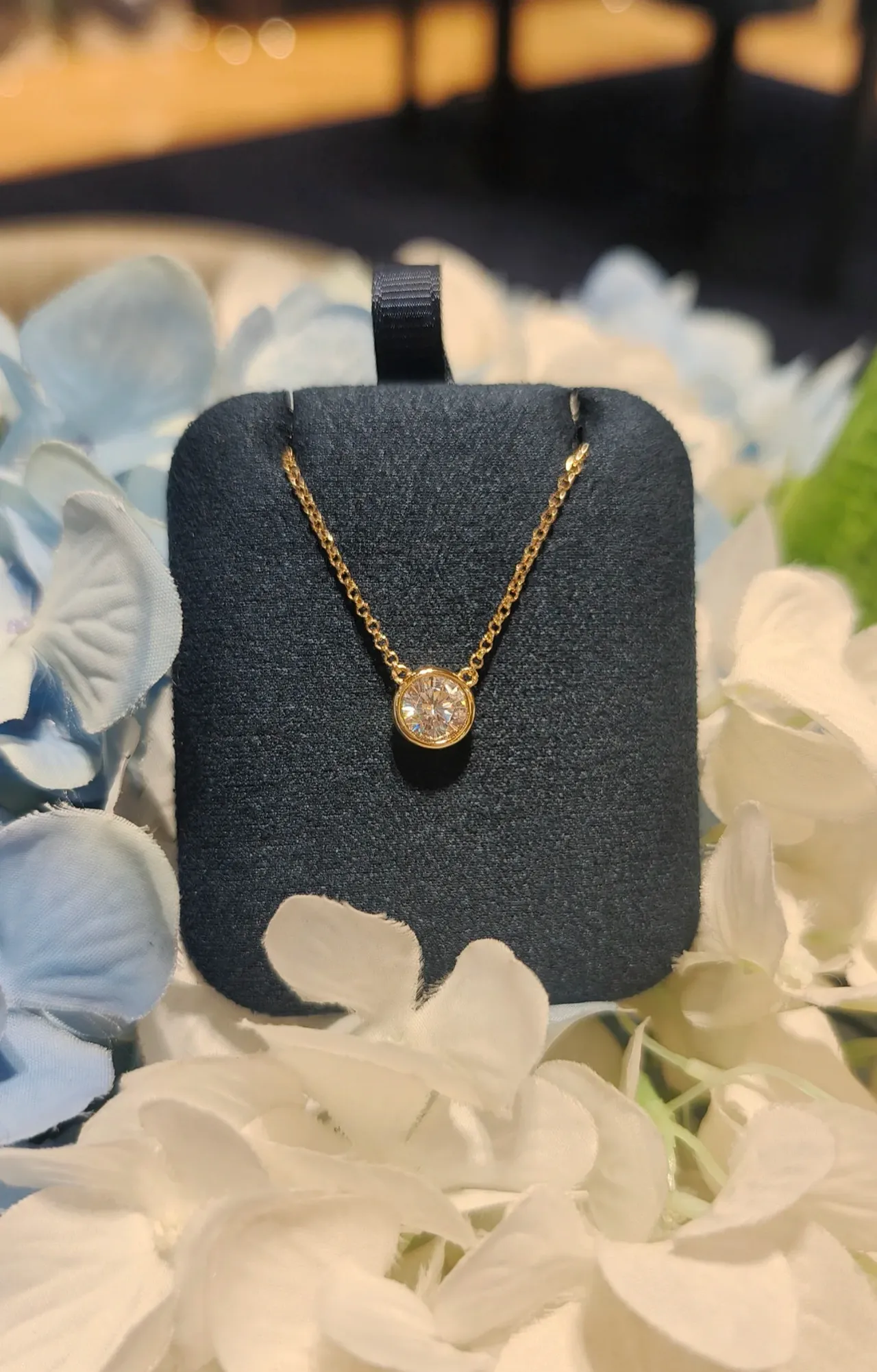 Gold-Tone Solitaire Pendant Necklace 7