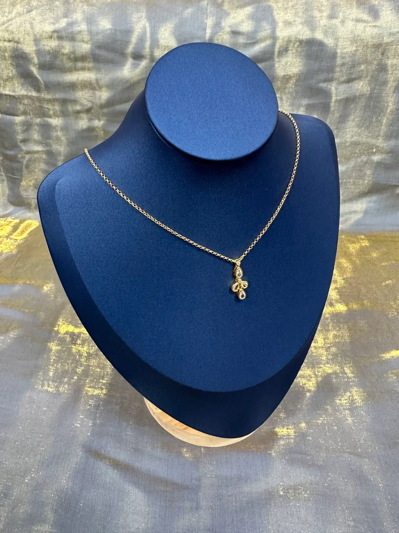 Gold-Tone Teardrop Floral Pendant Necklace 8