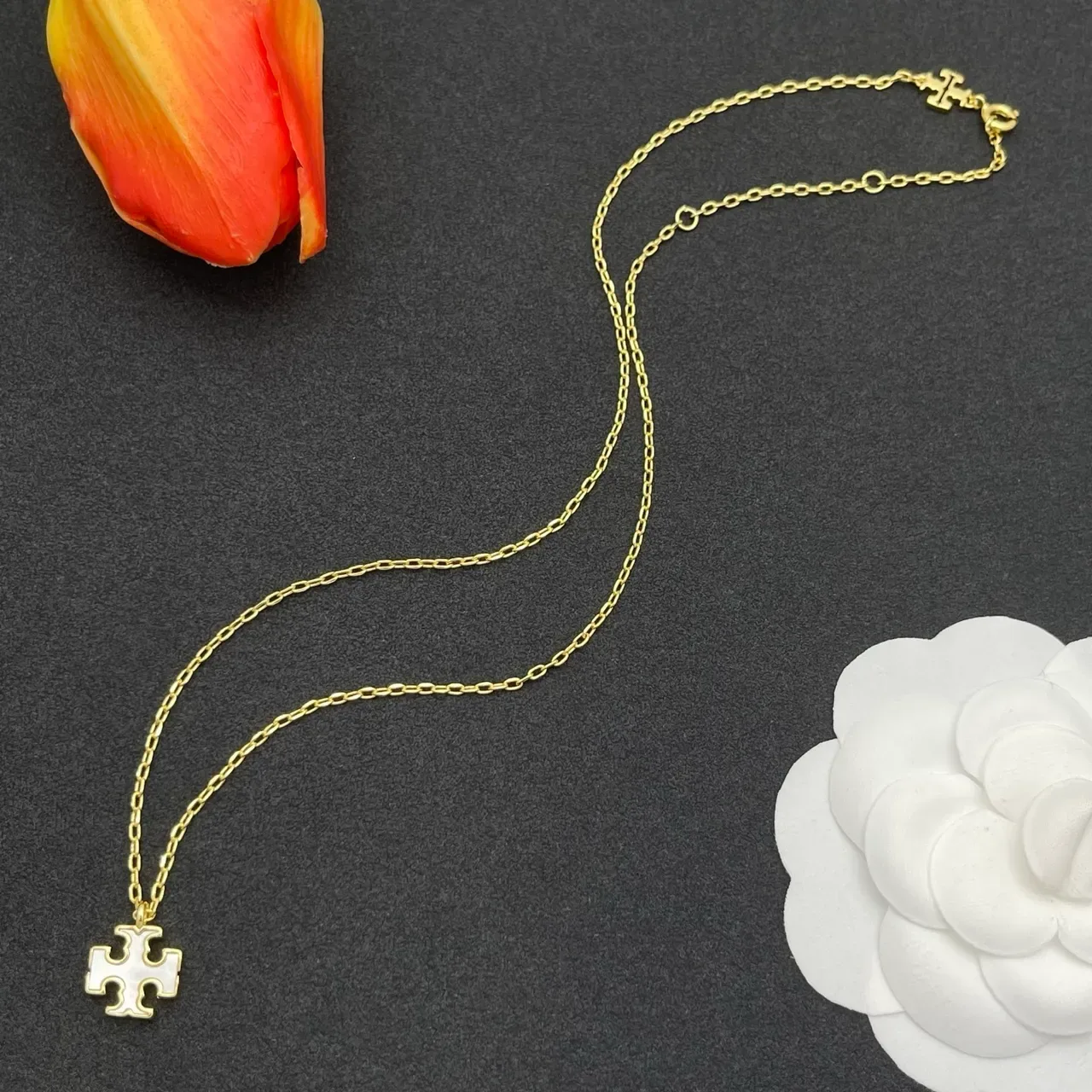 Gold White Link Chain Cross-Shaped Pendant Necklace 8