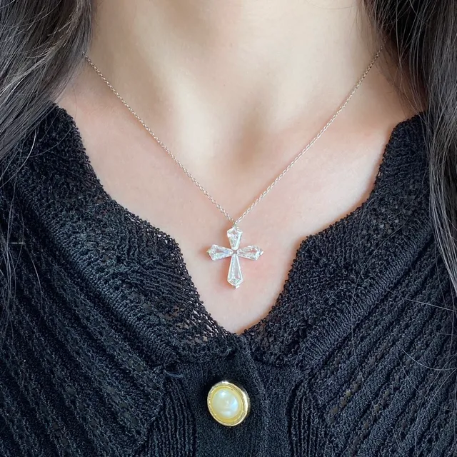 Graff Ice Cross Tapered Baguette Diamond Pendant Necklace 9