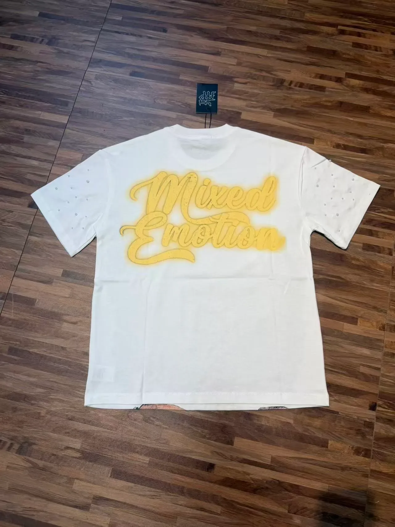 Graphic-Print Embellished Angel Motif T-Shirt 4