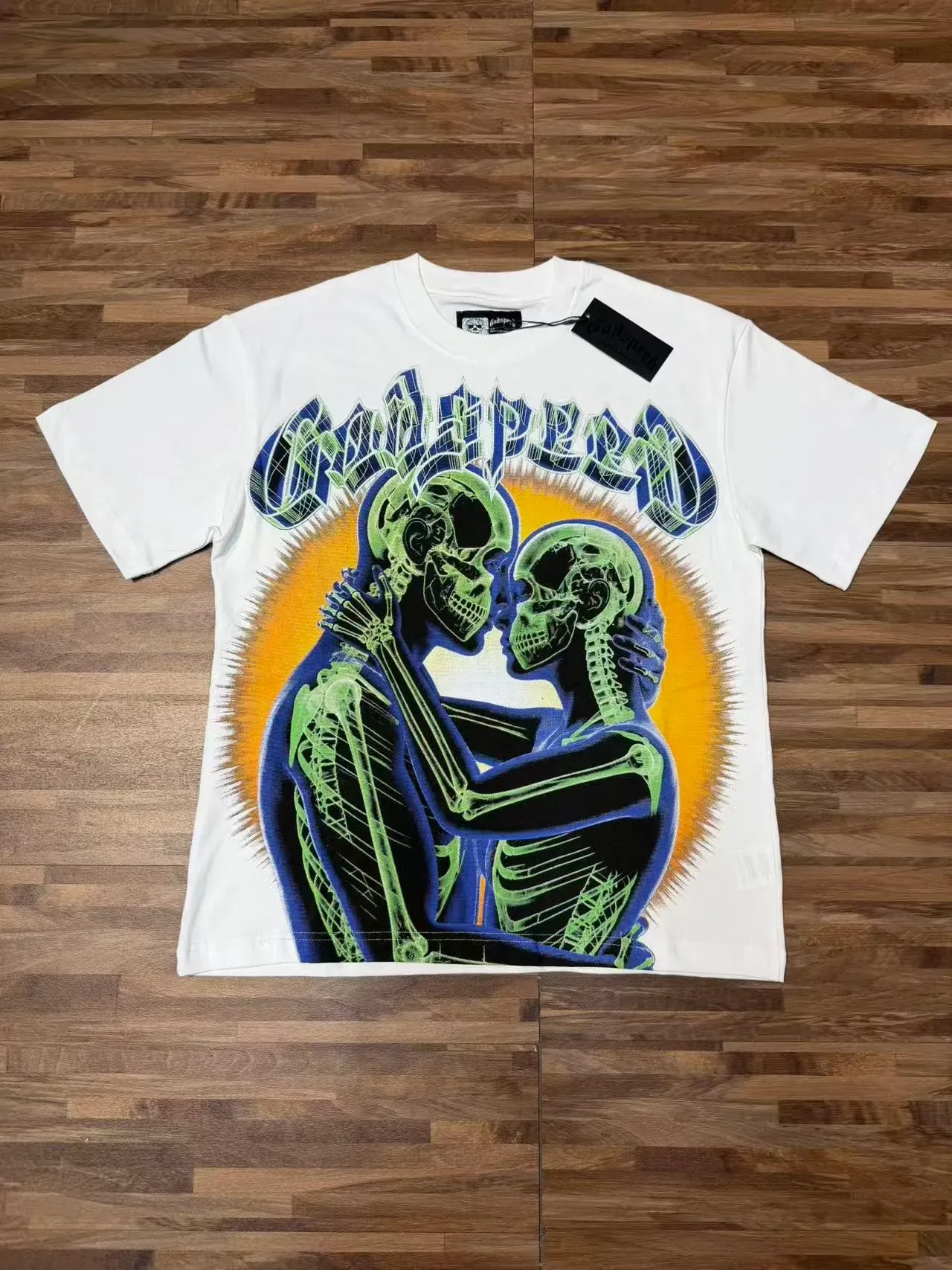 Graphic Skeleton Embrace Print T-Shirt 5