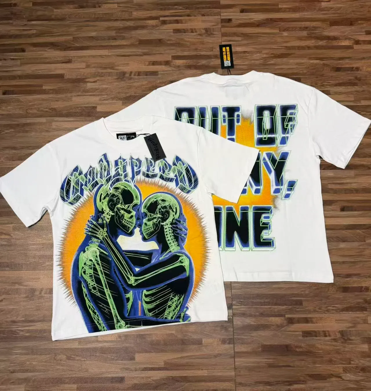 Graphic Skeleton Embrace Print T-Shirt 8