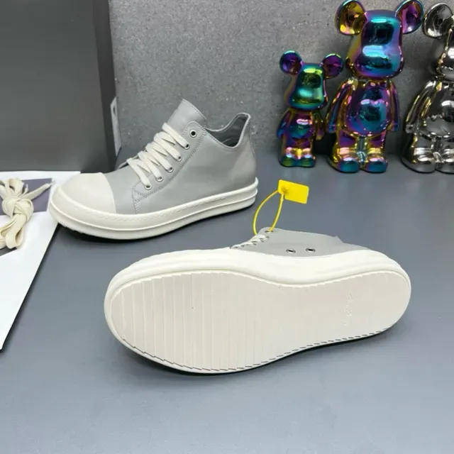 Gray and Off-White Minimalist Low-Top Lifestyle Sneakers 9