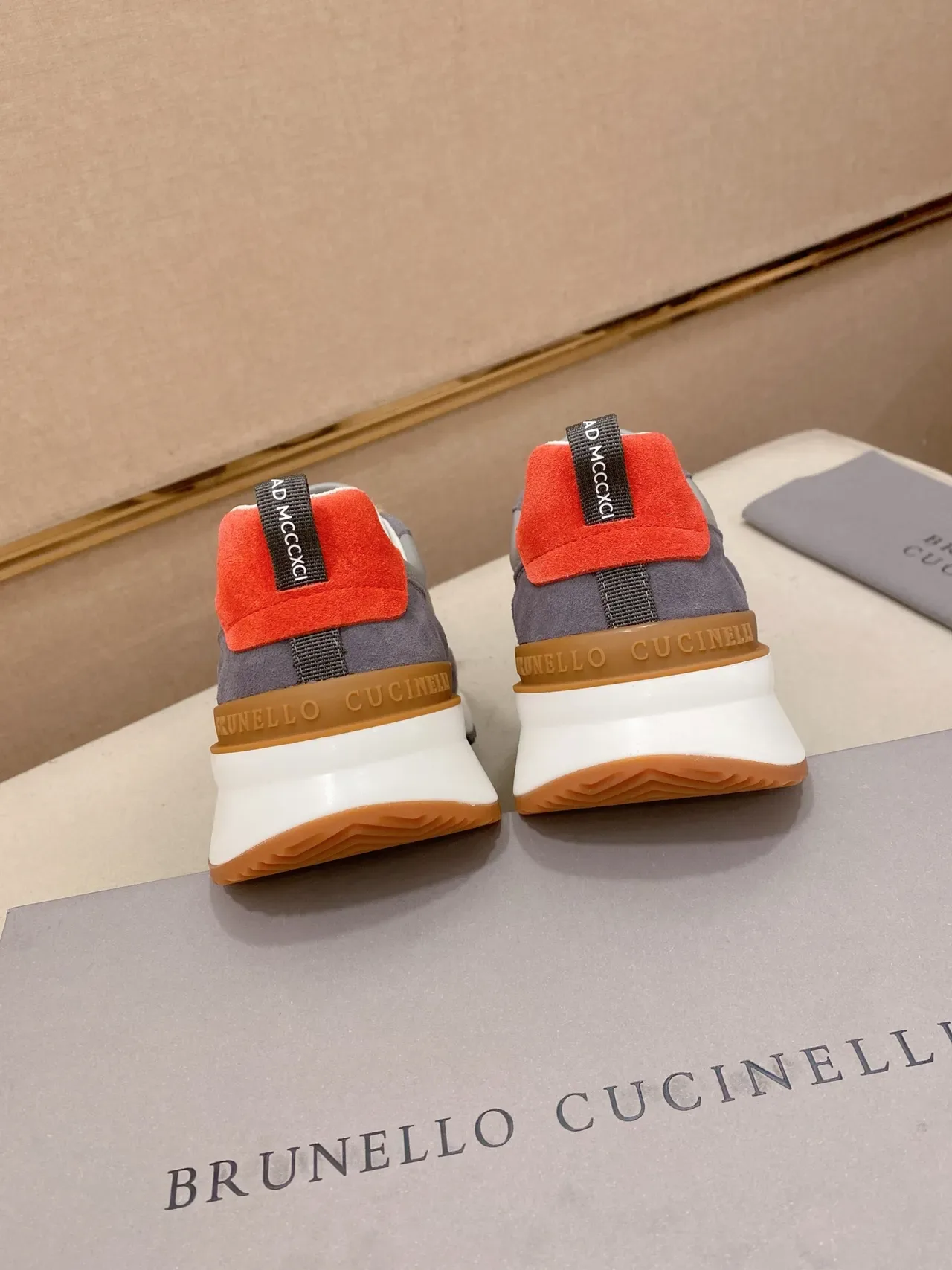 Gray Red Suede And Mesh Upper Side Stripe Accent Sneakers 3