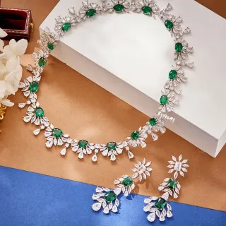 绿色银色花卉图案簇状宝石项链