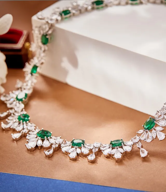 Green Silver Floral Motif Clustered Gemstones Necklace 7