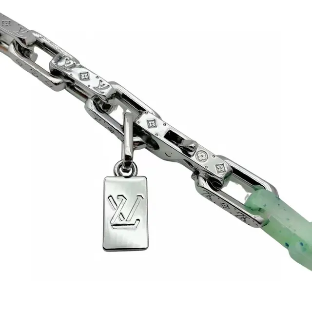 Green Translucent and Silver Chain Link Necklace 3