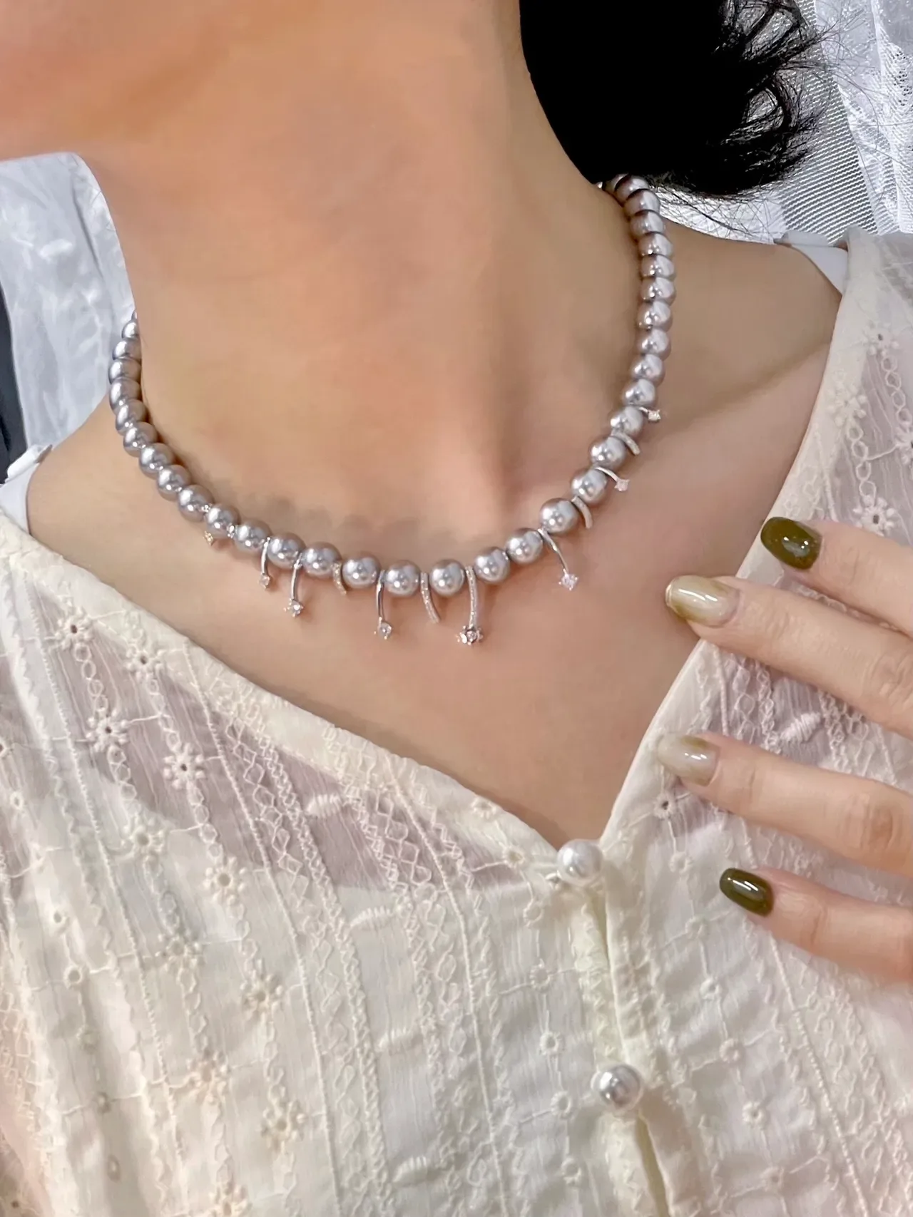 HEFANG Silver-Toned Pearl and Diamond Charm Necklace 4