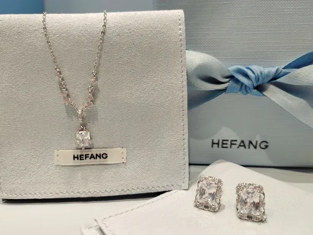 HEFANG Silver-Toned Rectangular Crystal Pendant Necklace 5
