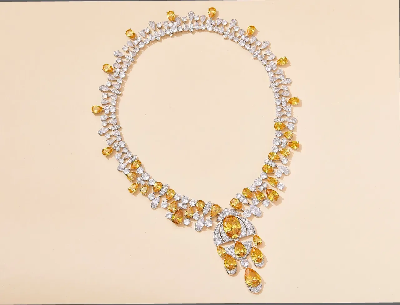 Collier choker de haute joaillerie avec gemmes jaunes et transparentes 4