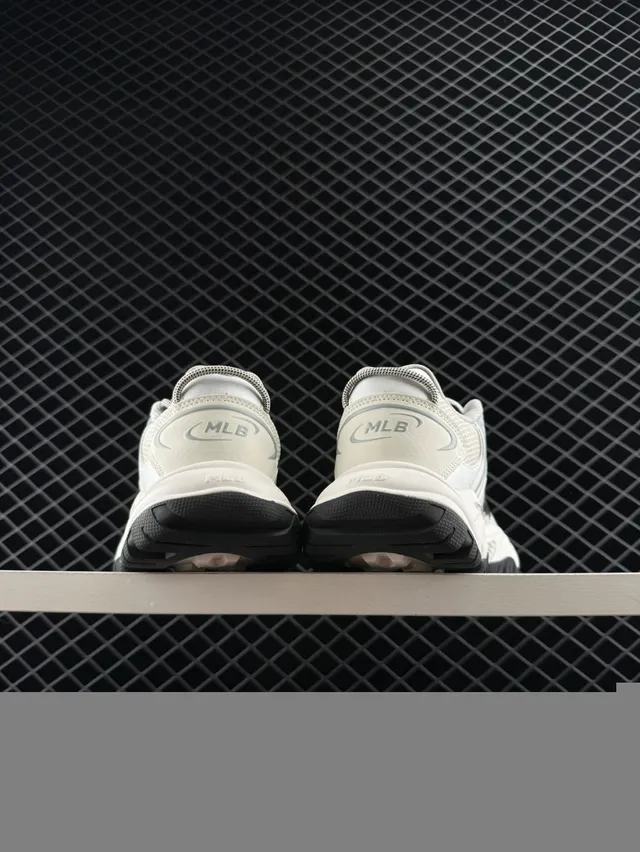 MLB Winner Chunky Off-White and Black NY Logo Chunky Sneakers 2