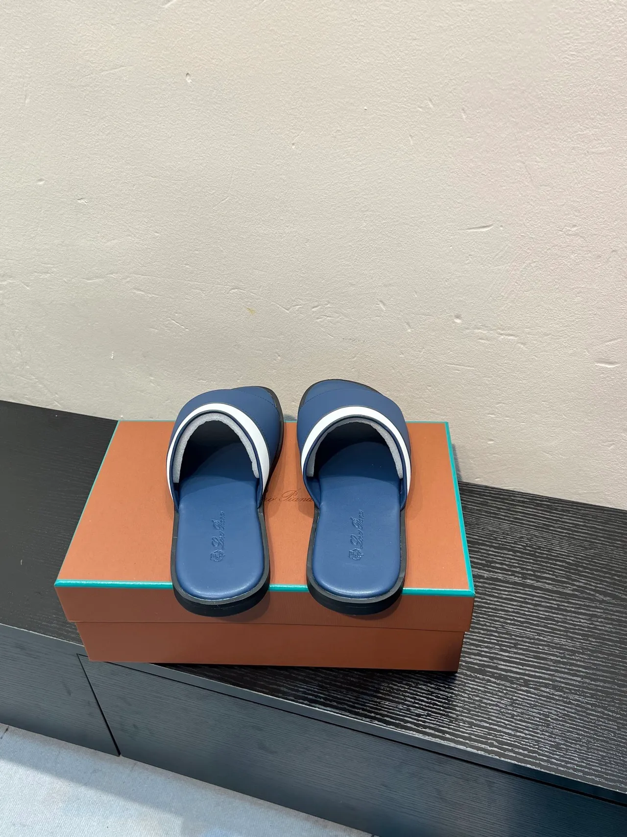 Navy and White Color-Blocked Single-Strap Slipper 6