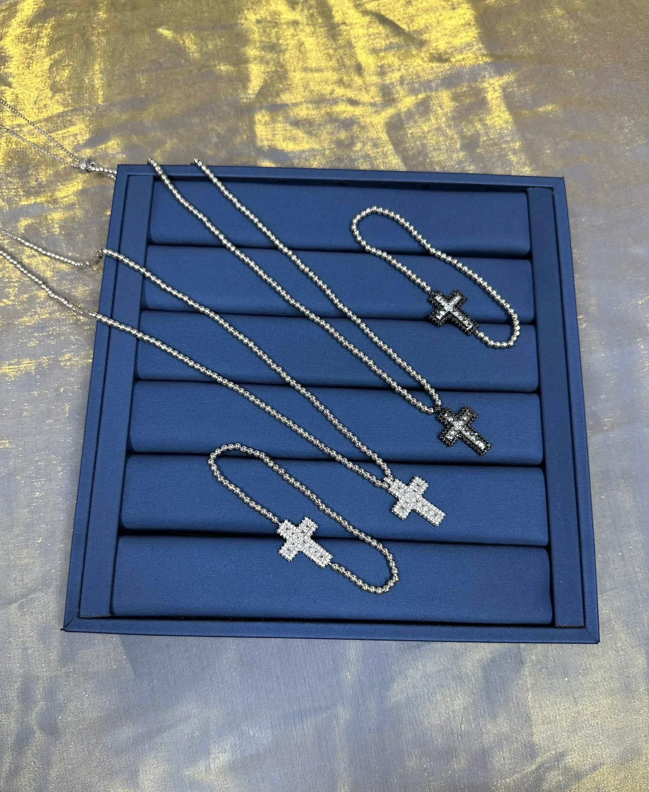 Navy Silver Pavé-Set Cross Pendant Beaded Chain Link Bracelet 7