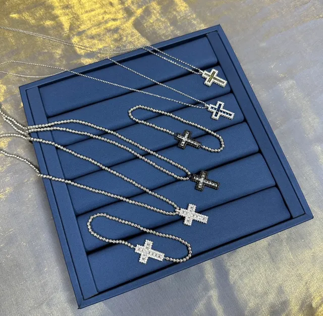 Navy Silver Pavé-Set Cross Pendant Beaded Chain Link Bracelet 8